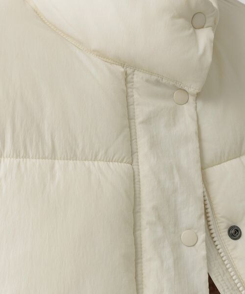 LOWRYS FARM（ローリーズファーム）の「エアサーマルスタンドベスト（ジャケット/アウター・レディース・アイボリー08/ブラック09・F）」の20枚目の写真