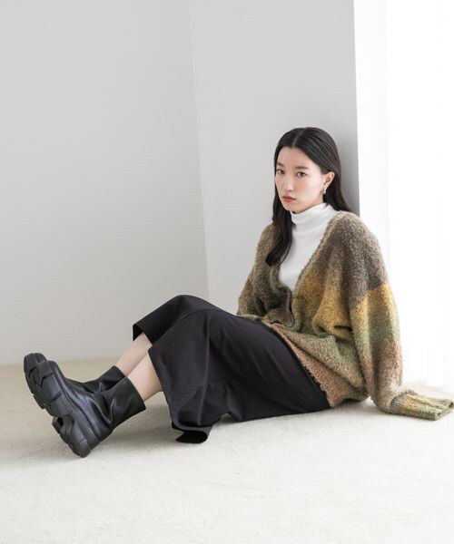 LOWRYS FARM（ローリーズファーム）の「グラデーションカーディガンロングスリーブ（トップス・レディース・ブラック09/ピンク25/イエロー65・フリーサイズ）」の7枚目の写真