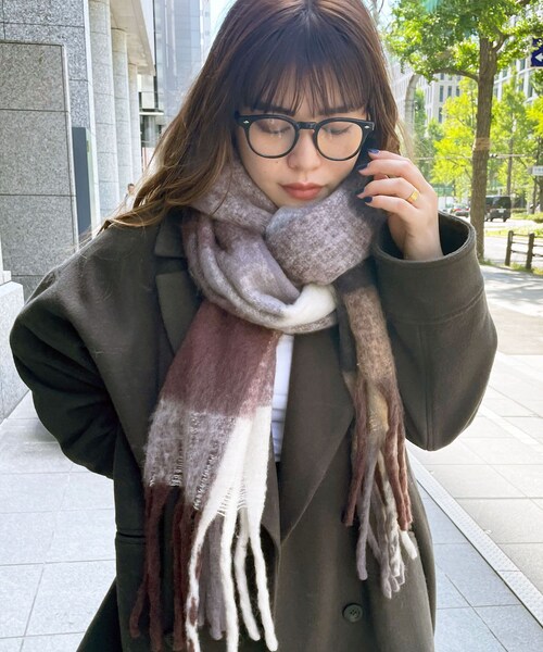 Lattice（Lattice）の「チェックボリュームマフラー（マフラー・レディース・ダークブラウン/イエロー/グリーン/オレンジ/パープル・0）」の4枚目の写真