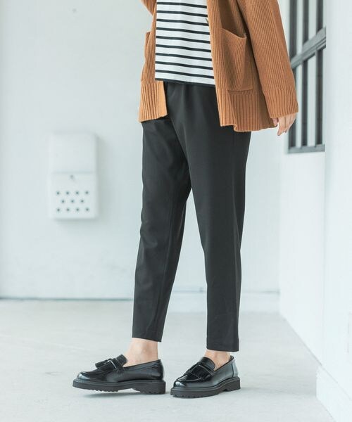 LEPSIM(レプシィム)の「ハタラク7DAYSテーパードパンツ 2022冬(パンツ・レディース・ブラック09/グレージュ13/レッド38/ブルーグリーン75/ブルー(WEB限定)・SS/S/M/L/LL【WEB限定】)」の1枚目の写真