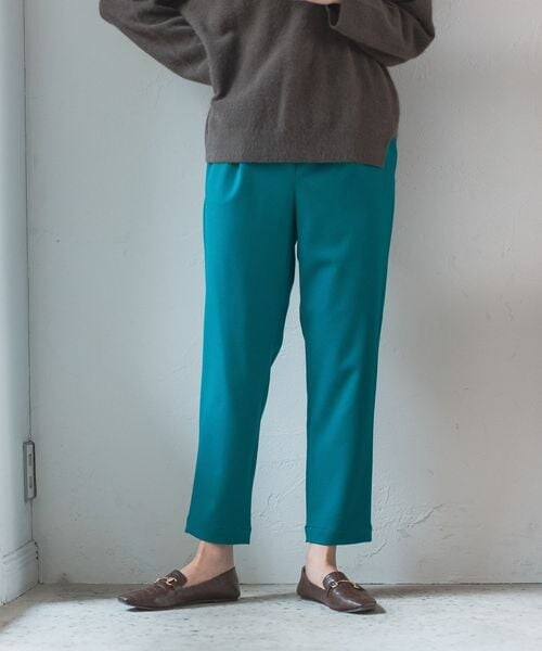LEPSIM(レプシィム)の「ハタラク7DAYSテーパードパンツ 2022冬(パンツ・レディース・ブラック09/グレージュ13/レッド38/ブルーグリーン75/ブルー(WEB限定)・SS/S/M/L/LL【WEB限定】)」の4枚目の写真