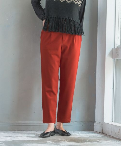 LEPSIM(レプシィム)の「ハタラク7DAYSテーパードパンツ 2022冬(パンツ・レディース・ブラック09/グレージュ13/レッド38/ブルーグリーン75/ブルー(WEB限定)・SS/S/M/L/LL【WEB限定】)」の3枚目の写真