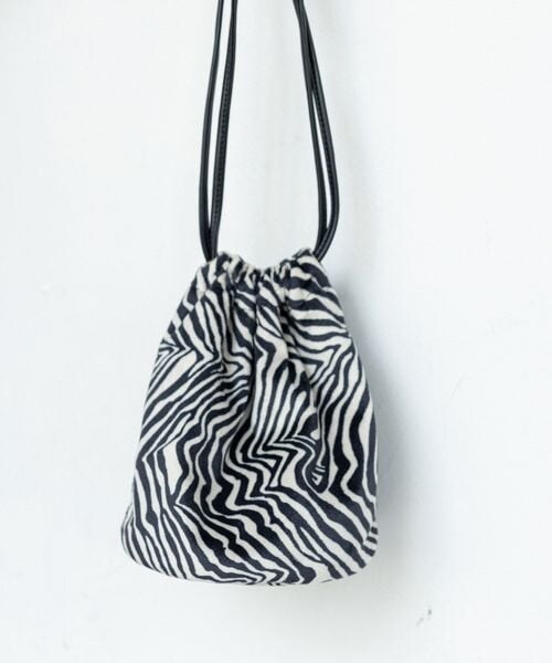 LEPSIM（レプシィム）の「アソート巾着バッグ（バッグ・レディース・ゼブラ01/アイボリー08/ブルー85・ONE SIZE）」の8枚目の写真
