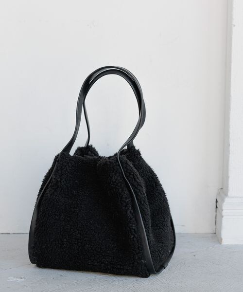 LEPSIM（レプシィム）の「ボアソフト2WAYバッグ（バッグ・レディース・アイボリー08/プラック09/グレージュ51・ONE SIZE）」の2枚目の写真