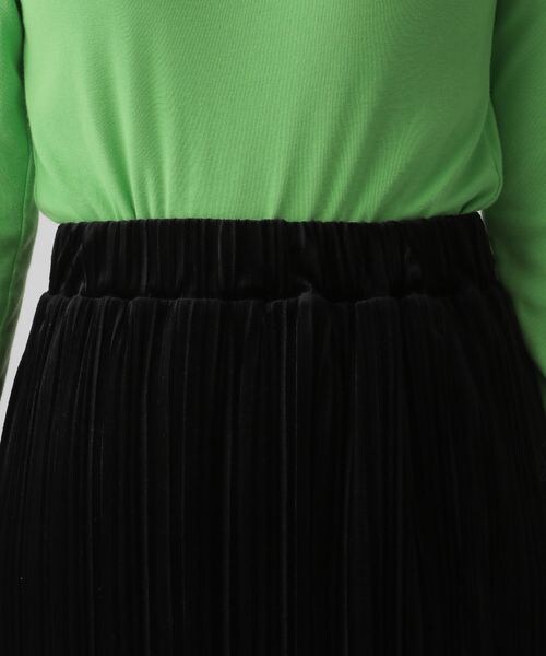 LOWRYS FARM（ローリーズファーム）の「ベロアプリーツタイトスカート（スカート・レディース・アイボリー08/ブラック09/ベージュ52・FREE/WEB限定ロング丈）」の13枚目の写真
