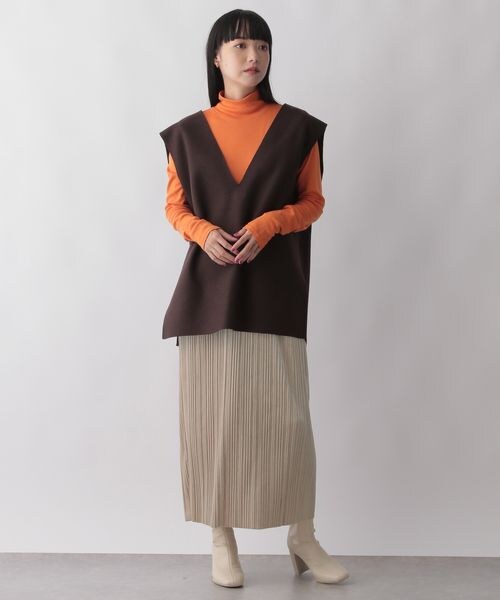 LOWRYS FARM（ローリーズファーム）の「ベロアプリーツタイトスカート（スカート・レディース・アイボリー08/ブラック09/ベージュ52・FREE/WEB限定ロング丈）」の4枚目の写真