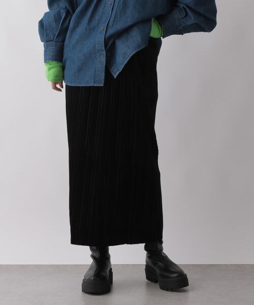 LOWRYS FARM（ローリーズファーム）の「ベロアプリーツタイトスカート（スカート・レディース・アイボリー08/ブラック09/ベージュ52・FREE/WEB限定ロング丈）」の7枚目の写真