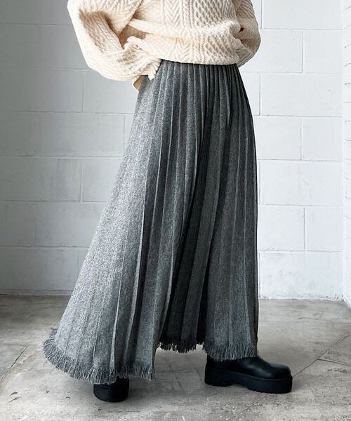 PAGEBOY（ページボーイ）の「ツイードプリーツスカート（スカート・レディース・ブラック09/グレージュ12/ターコイズ76・F）」の4枚目の写真