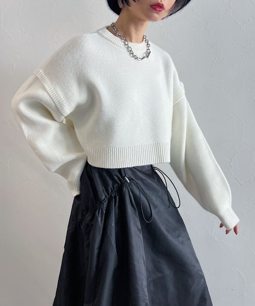 PAGEBOY（ページボーイ）の「ボクシーショートニット（トップス・レディース・オフホワイト05/ブラック09/柄ブラック10/柄ターコイズ79/ブルー85・F）」の9枚目の写真