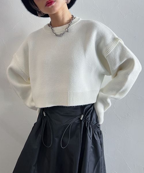 PAGEBOY（ページボーイ）の「ボクシーショートニット（トップス・レディース・オフホワイト05/ブラック09/柄ブラック10/柄ターコイズ79/ブルー85・F）」の8枚目の写真