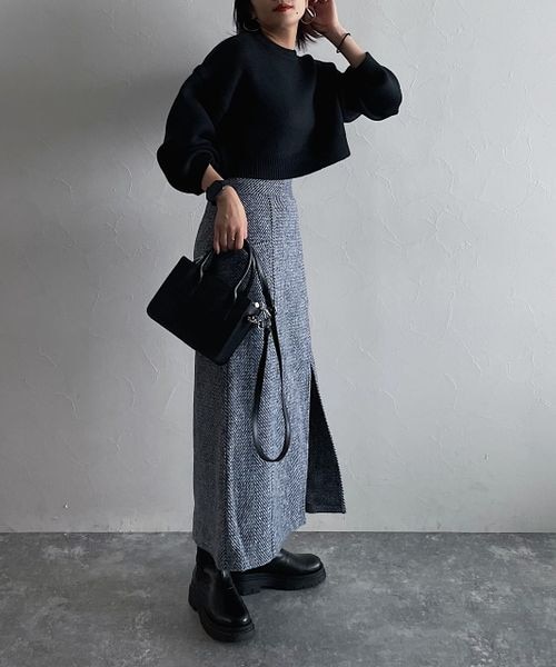 PAGEBOY（ページボーイ）の「ボクシーショートニット（トップス・レディース・オフホワイト05/ブラック09/柄ブラック10/柄ターコイズ79/ブルー85・F）」の12枚目の写真