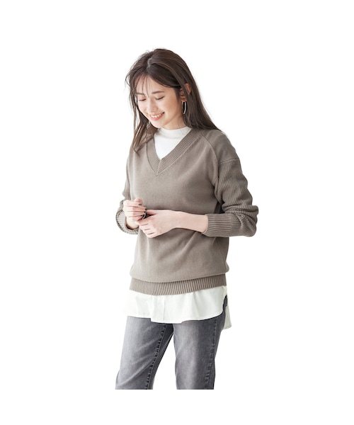 IEDIT（イディット）の「IEDIT[イディット] レイヤードに使える すそシャツデザインのホワイトロングカットソートップスの会（レディースファッション > トップス > Tシャツ・カットソー・レディース・ホワイト・身幅53.5/総丈81cm/身幅57/総丈82.5cm/身幅47/総丈79cm/身幅50/総丈80cm/身幅44/総丈78cm/身幅41/総丈77cm）」の2枚目の写真