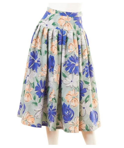 LILY BROWN（リリーブラウン）の「大花柄フレアースカート（膝丈スカート・レディース・OWHT/BLU/NVY・F）」の4枚目の写真