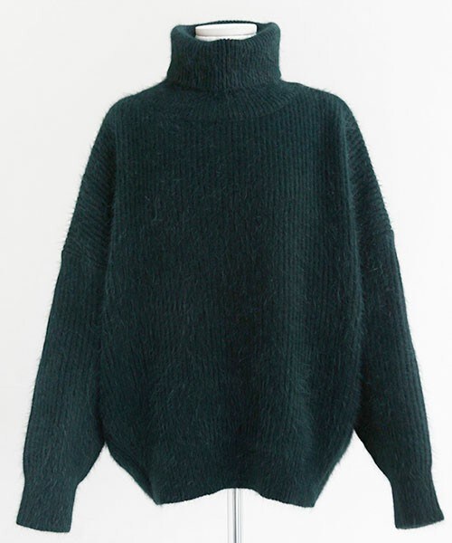 DHOLIC（ディーホリック）の「ルーズスリーブアンゴラタートルニット（ニット/セーター・レディース・ベージュ/オリーブグリーン/ダークグリーン/グレー・free）」の4枚目の写真
