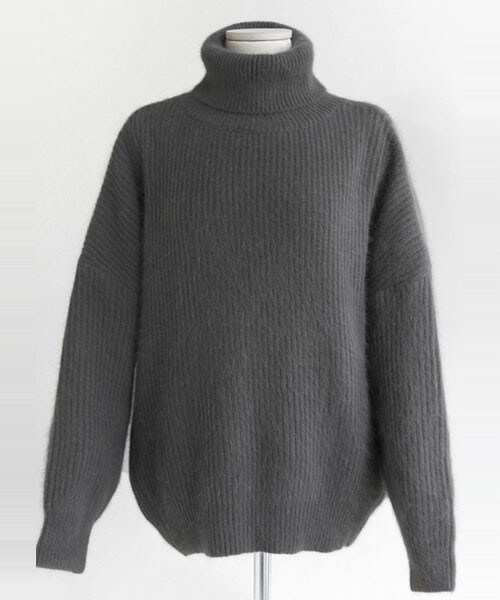 DHOLIC（ディーホリック）の「ルーズスリーブアンゴラタートルニット（ニット/セーター・レディース・ベージュ/オリーブグリーン/ダークグリーン/グレー・free）」の2枚目の写真