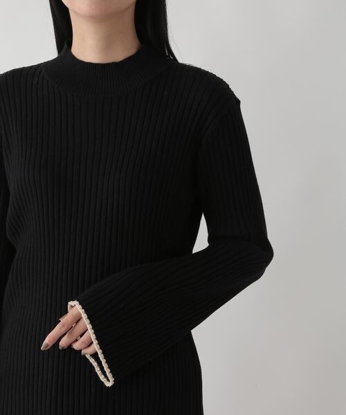 LOWRYS FARM（ローリーズファーム）の「配色フレアスリーブロングスリーブ（トップス・レディース・オフ05/アイボリー08/ブラック09/グレー12・フリー）」の16枚目の写真