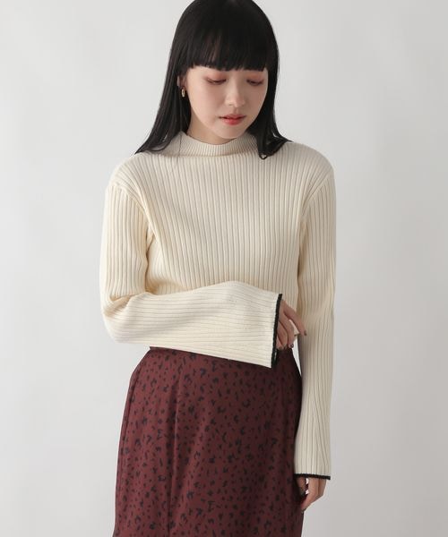 LOWRYS FARM（ローリーズファーム）の「配色フレアスリーブロングスリーブ（トップス・レディース・オフ05/アイボリー08/ブラック09/グレー12・フリー）」の6枚目の写真