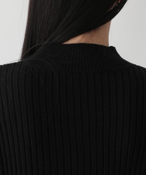 LOWRYS FARM（ローリーズファーム）の「配色フレアスリーブロングスリーブ（トップス・レディース・オフ05/アイボリー08/ブラック09/グレー12・フリー）」の18枚目の写真