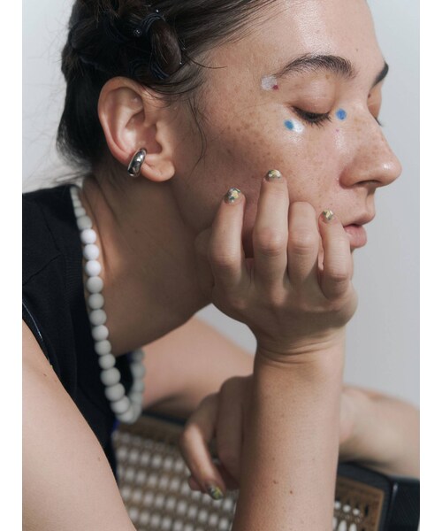 UN3D.(アンスリード)の「OVAL EARCUFFS SLV925 S(ピアス(両耳用)・ゴールド/シルバー・F)」の3枚目の写真