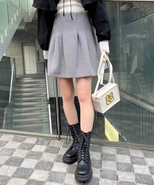 one after another NICE CLAUP(ワンアフターアナザーナイスクラップ)の「フレアミニスカート(スカート・レディース・ブラック系その他/チャコールグレー/ブラック・0)」の2枚目の写真