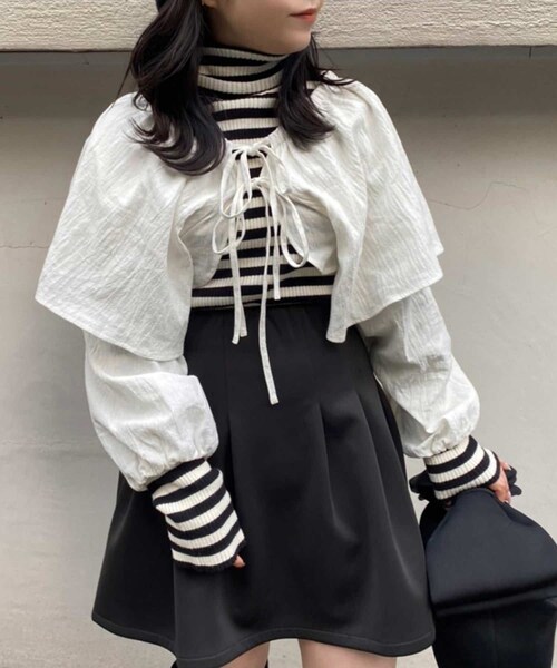 one after another NICE CLAUP(ワンアフターアナザーナイスクラップ)の「ボレロSETハイネックニット(シャツ/ブラウス・レディース・オフホワイト/アイボリー/ブラック・0)」の1枚目の写真