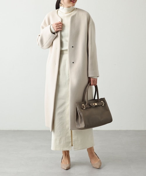 OUVRAGE CLASSE（ウヴラージュクラス）の「キーネックノーカラーウール