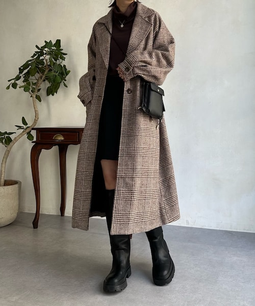 DouDou(ドゥドゥ)の「【WEB限定】チェック柄ボリューム袖ラグランコート(チェスターコート・レディース・モカ/ブラック・F)」の2枚目の写真