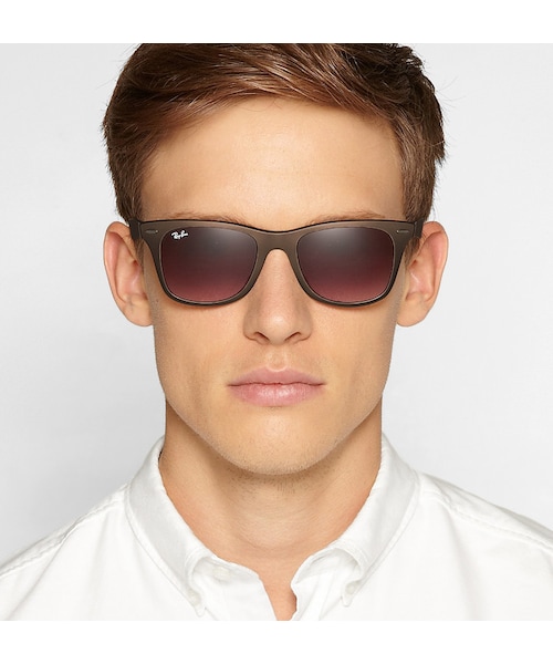 Ray-Ban（レイバン）の「Ray-Ban Wayfarer Liteforce Acetate Sunglasses（サングラス・メンズ・BROWN/Blue・One Size）」の8枚目の写真