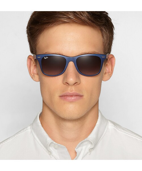 Ray-Ban（レイバン）の「Ray-Ban Wayfarer Liteforce Acetate Sunglasses（サングラス・メンズ・BROWN/Blue・One Size）」の11枚目の写真