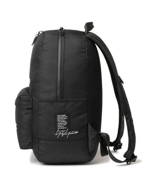 Yohji Yamamoto（ヨウジヤマモト）の「Yohji Yamamoto × NEW ERA LIGHT PACK YY ADDR（バッグ・メンズ・BLACK/01・03）」の4枚目の写真