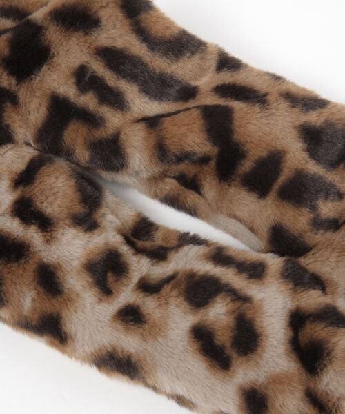 LEPSIM（レプシィム）の「フェイクファーサシコミマフラー（ファッション雑貨・レディース・ライトベージュ51/レオパード58・ONE SIZE）」の8枚目の写真