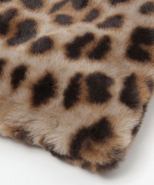 LEPSIM（レプシィム）の「フェイクファーサシコミマフラー（ファッション雑貨・レディース・ライトベージュ51/レオパード58・ONE SIZE）」の7枚目の写真