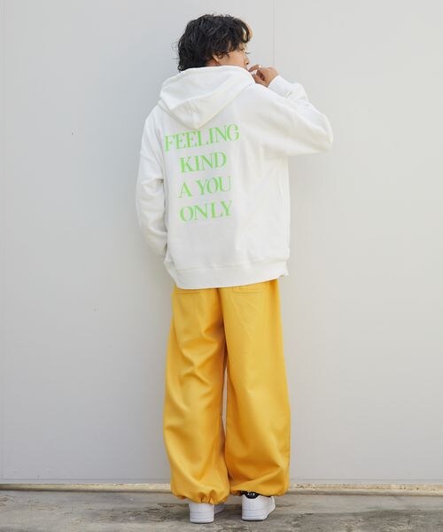 PAGEBOY(ページボーイ)の「カラーロゴフーディ(トップス・レディース・オフホワイト05/ネイビー88・M/L)」の8枚目の写真