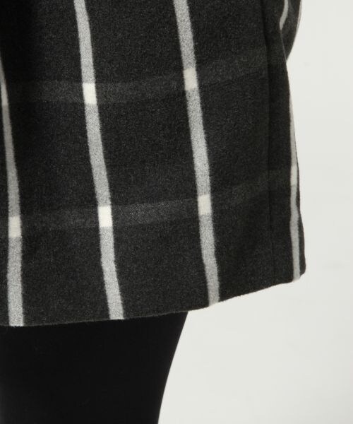 LEPSIM（レプシィム）の「【NEW ARRIVAL】ＴＲモッサガラショートパンツ（パンツ・レディース・ホワイト/チャコールグレー/ネイビー・Ｍ/Ｌ）」の11枚目の写真