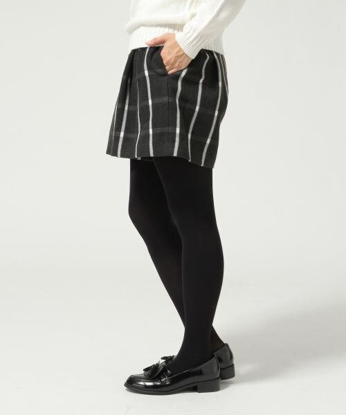 LEPSIM（レプシィム）の「【NEW ARRIVAL】ＴＲモッサガラショートパンツ（パンツ・レディース・ホワイト/チャコールグレー/ネイビー・Ｍ/Ｌ）」の7枚目の写真