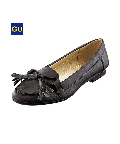 GU(ジーユー)の「(GU)WOMENモカシンシューズA(WOMEN ⁄ シューズ・レディース・RED/OFF WHITE/NAVY/BLACK・S/M/L)」の3枚目の写真