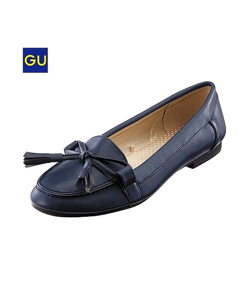 GU(ジーユー)の「(GU)WOMENモカシンシューズA(WOMEN ⁄ シューズ・レディース・RED/OFF WHITE/NAVY/BLACK・S/M/L)」の4枚目の写真