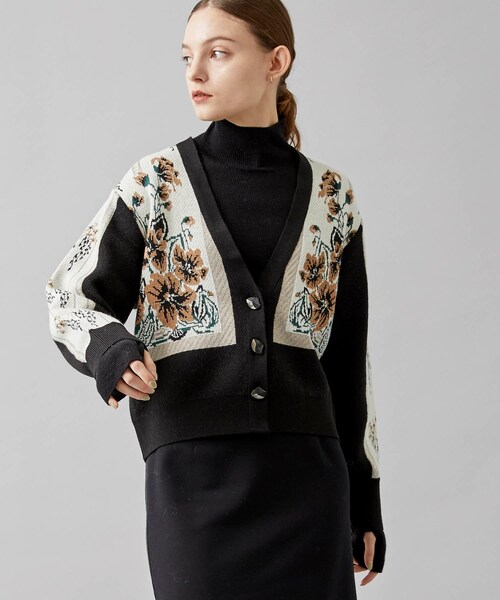 MURRAL（ミューラル）の「Framed flower knit cardigan（ニット/セーター・レディース・NAT/IVR/BLK・FREE）」の2枚目の写真