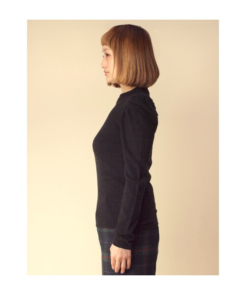 w closet（ダブルクローゼット）の「パワーショルダーハイネックプルオーバー（トップス・レディース・ネイビー×グリーンボーダー/オフホワイト/グレー/ブラック/ボルドー×ネイビーボーダー/オフホワイト×ブラックボーダー・FREE）」の8枚目の写真