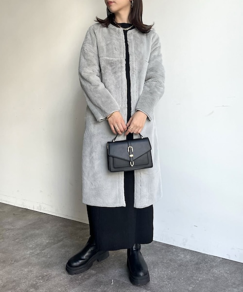 prose verse(プロズヴェール)の「【リバーシブルで着られる】ムートン×ファーコート(ムートンコート・レディース・オフホワイト/ベージュ/グレー・FREE)」の1枚目の写真