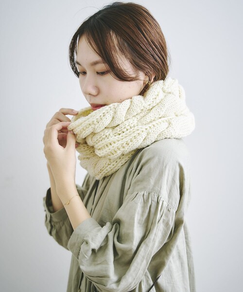 salut!（サリュ!）の「ニットスヌード（アイボリー）（マフラー）」 - WEAR