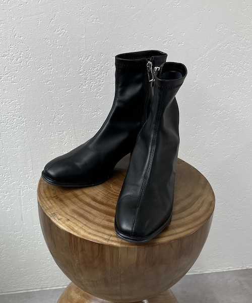 un dix cors(アンディコール)の「《予約》【mionotis(ミオノティス)】クッションストレッチショートブーツ(ブーツ・レディース・アイボリー/ブラウン/ブラック・M/L)」の2枚目の写真