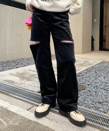 WHO'S WHO gallery（フーズフーギャラリー）の「ジップデザインコーデュロイパンツ（その他パンツ）」