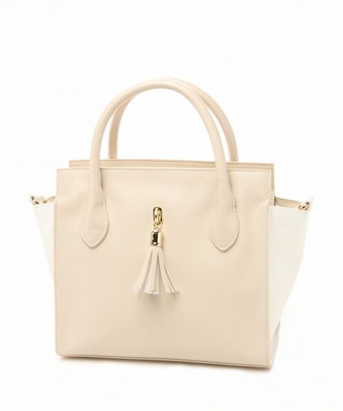 LEPSIM（レプシィム）の「【NEW ARRIVAL】タッセルミニトート（バッグ・レディース・ブラック×ネイビー/レッド/ライトベージュ×ホワイト/ライトブルー・ONE SIZE）」の2枚目の写真