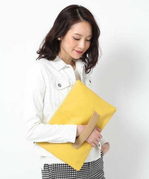 BLISS POINT Womens（ブリスポイント ウイメンズ）の「【WEB限定先行予約】ベーシッククラッチ（バッグ・レディース・ホワイト/ブラック/シルバー/イエロー×ベージュ/グリーン/カモフラ×ブラック/ネイビー×グリーン・ONE SIZE）」の4枚目の写真