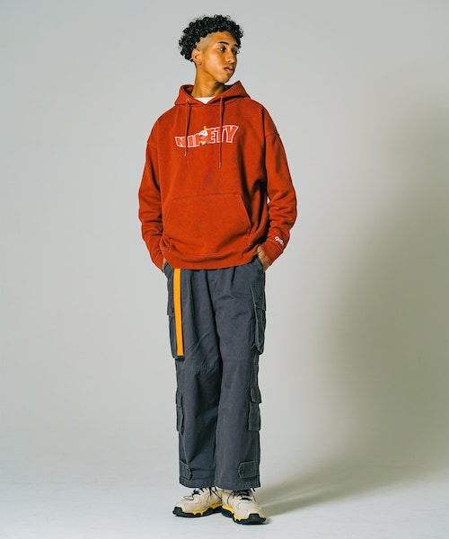 9090（ナインティナインティ）の「9090ポケモンホゲータフーディー（T