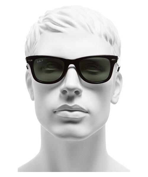 Ray-Ban（レイバン）の「Ray-Ban 'Classic Wayfarer' 50mm Polarized Sunglasses（サングラス・メンズ・Black Polarized）」の2枚目の写真