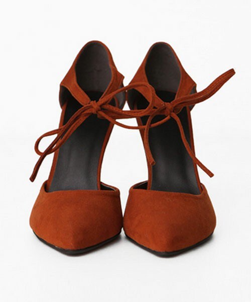 DHOLIC(ディーホリック)の「スエード調リボンポインテッドトゥヒール(パンプス・レディース・ブラック/ダークオレンジ/ワイン・225/230/235/240/245/250)」の3枚目の写真