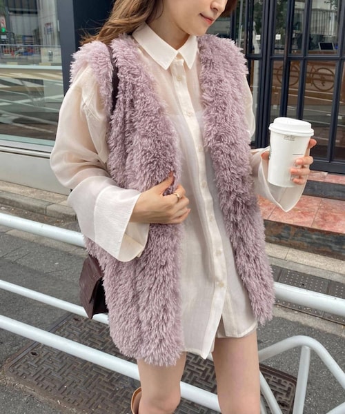 one after another NICE CLAUP(ワンアフターアナザーナイスクラップ)の「フェイクファーベスト(ダウンベスト・レディース・ピンク・0)」の1枚目の写真