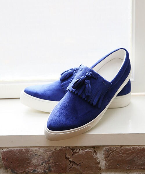 GLOBAL WORK（グローバルワーク）の「【一部カラー先行予約】ポインテッドスリッポン（シューズ・レディース・ホワイト(05)/【先行予約】パンチングホワイト(06)/ブラック(09)/【先行予約】パンチングブラック(10)/【先行予約】パンチングゴールド(60)/ブルー(85)・Ｓ/Ｍ/Ｌ）」の3枚目の写真